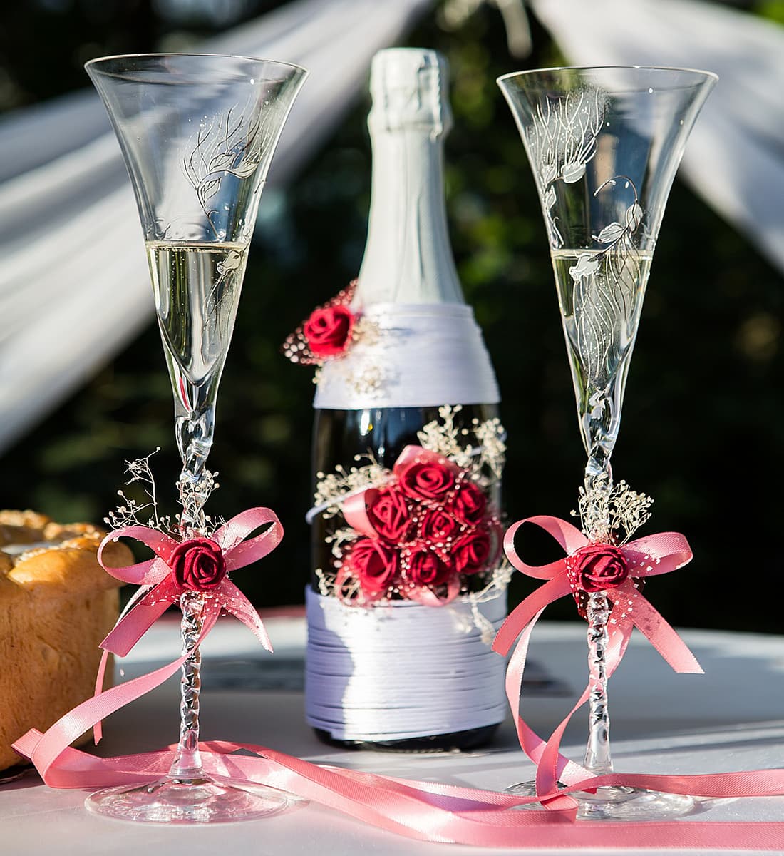 Champagne for Your Wedding: The Complete Guide to Sparkling Wines