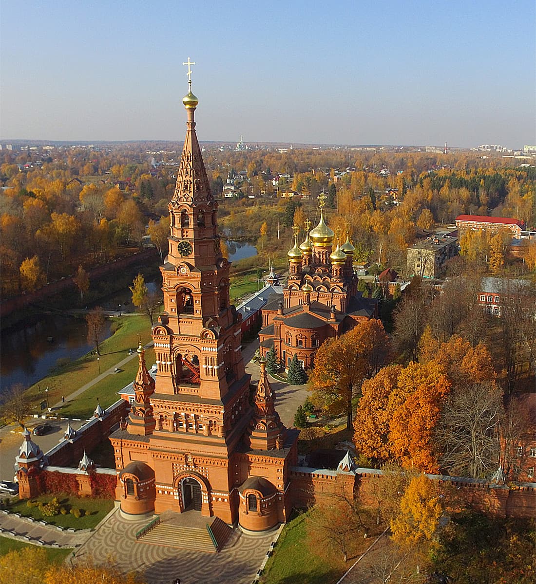 A Pilgrimage for Two: Honeymoon in Sergiev Posad — From the Lavra to Gremyachy Klyuch