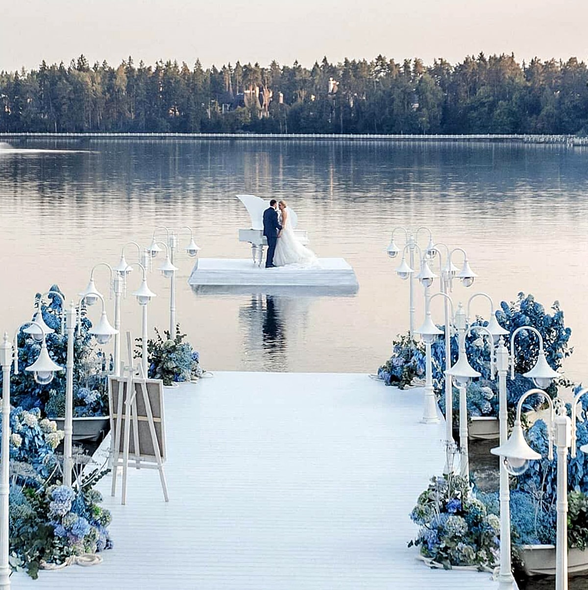 Площадка Для Свадьбы У Воды Жан Реми