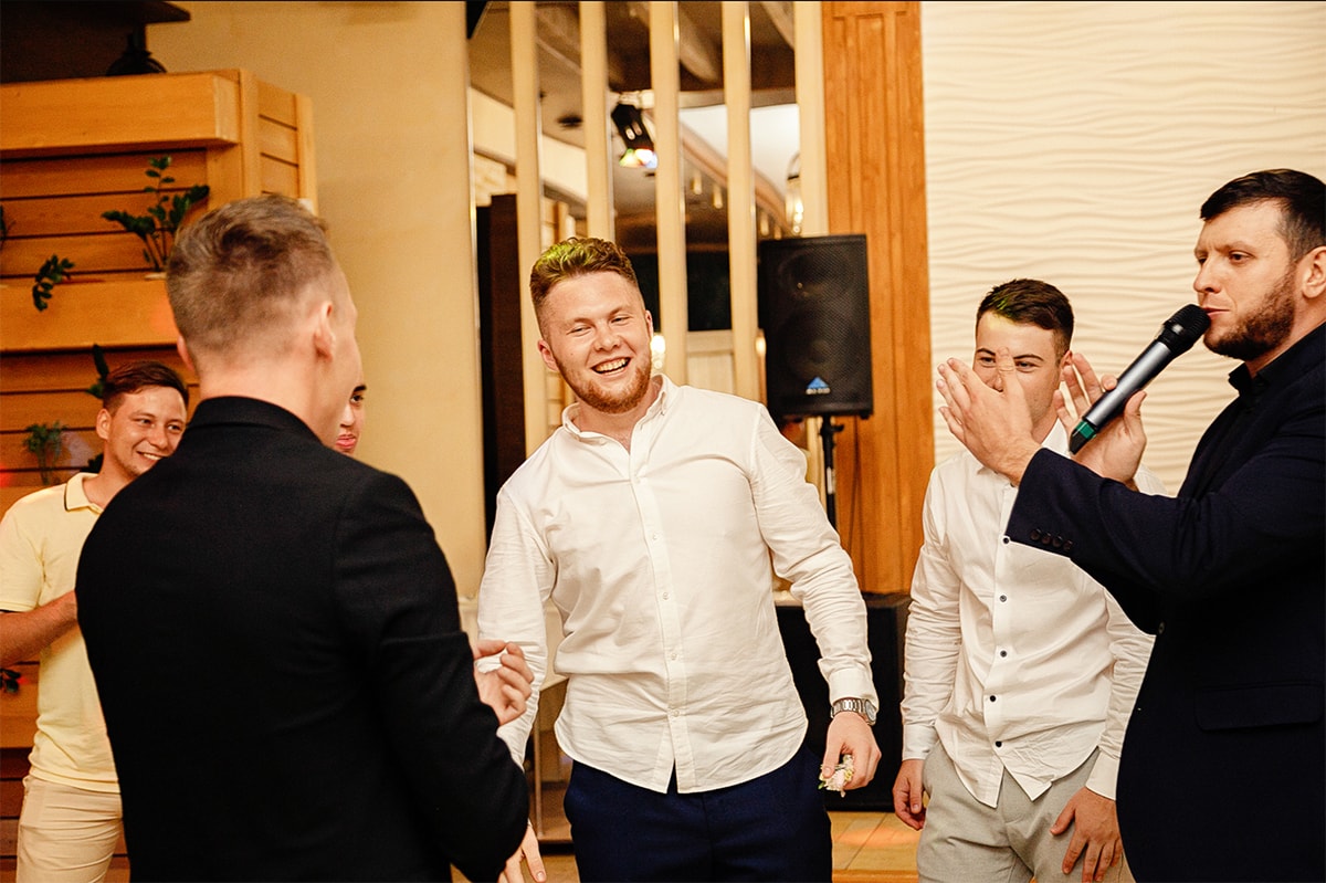 Ведущий На Свадьбу Алексей Котов Тамада Или Ведущий Что Выбрать